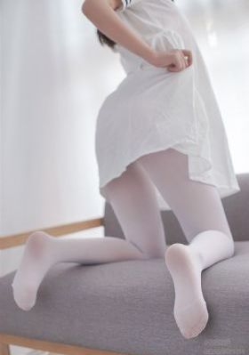 厨房娇妻被朋友胯下挺进视频_BD英语手机免费观看完整